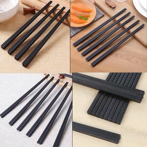 Set 4 perechi betisoare Pufo Premium din fibra de sticla pentru sushi, 24 cm, negru