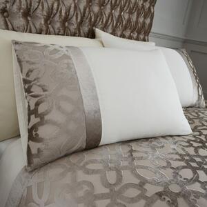 Lenjerie de pat bej-crem din catifea pentru pat dublu 200x200 cm Lattice Cut – Catherine Lansfield