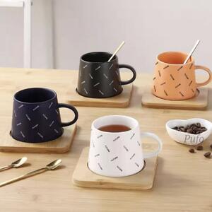 Cana ceramica cu suport din lemn si lingurita Pufo Future pentru cafea sau ceai, 220 ml, albastru