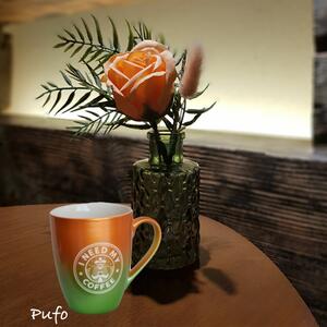 Cana ceramica Pufo Need Coffee, pentru ceai, cafea, suc, 360 ml, galben/verde