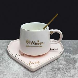 Cana ceramica cu farfurie in forma de inima si lingurita Pufo Be Mine pentru cafea sau ceai, 180 ml, roz