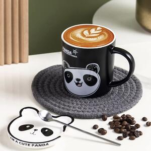 Cana cu capac din ceramica si lingurita Pufo Happy Panda pentru cafea sau ceai, 300 ml