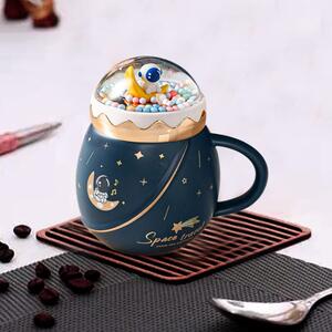 Cana cu capac tip ceainic din ceramica Pufo Travel the Space pentru cafea sau ceai, 500 ml, albastru inchis
