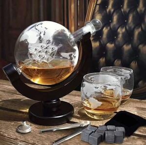 Set cadou pentru whisky Glob Pământesc Malatec - Carafe 850ml cu corabie, 2 pahare, suport lemn