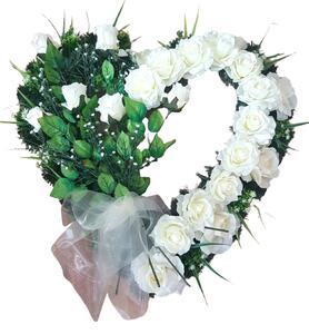 Coroana „Inimă” din trandafiri artificiali si accesorii 70cm x 70cm crem