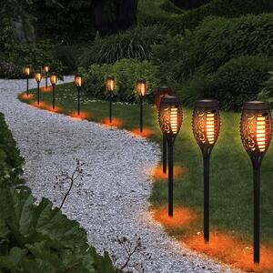 Lampă solară de grădină care seamănă cu o flacără