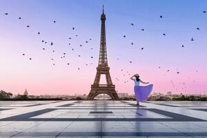 Fotografie Good Morning Eiffel, Kenneth Zeng