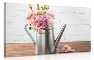 Tablou buchet de flori în stropitoare