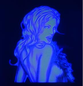 Sticker transparent cu imagine uv invizibila fluorescenta