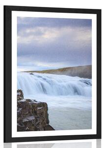 Poster pe passepartout cascade islandeze pe munte