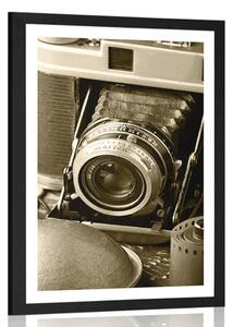 Poster cu passepartout cameră foto veche în design sepia