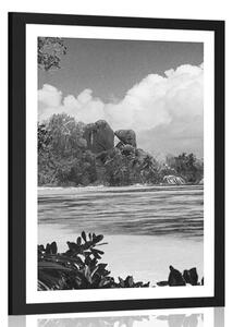 Poster cu passepartout plajă frumoasă pe insula La Digue în design alb-negru