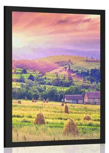 Poster grămadă de fân în munțile carpaților