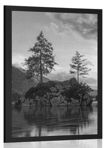 Poster peisaj montan lângă lac în alb-negru