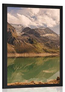 Poster lac în munți
