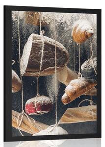 Poster produse de patiserie agățate pe frânghie