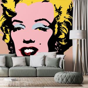 Tapet pop art Marilyn Monroe pe fundalul maro