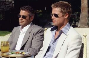 Fotografie de artă George Clooney And Brad Pitt, (40 x 26.7 cm)