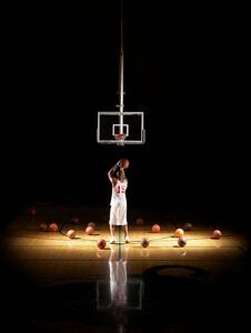 Fotografie de artă Basketball player shooting free throw, D Miralle, (30 x 40 cm)