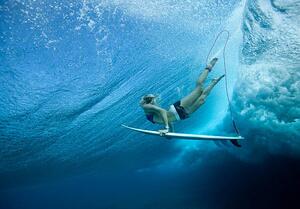 Fotografie de artă Female Pro surfer at Cloud Break Fiji, Justin Lewis, (40 x 26.7 cm)