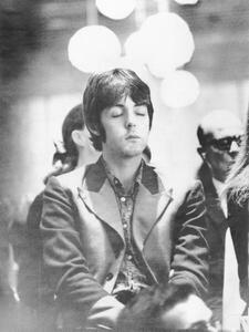 Fotografie Paul McCartney meditating, 1967