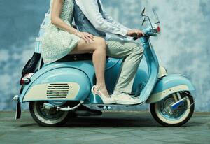 Fotografie de artă Couple riding vintage scooter, Colin Anderson Productions pty ltd, (40 x 26.7 cm)