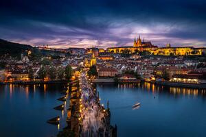 Fotografie de artă Prague, twilight overview of Charles Bridge,, Phillip Chow, (40 x 26.7 cm)