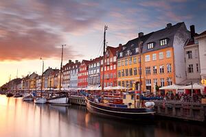 Fotografie de artă Sunset on Nyhavn Canal, Copenhagen, Denmark., Benjeev Rendhava, (40 x 26.7 cm)