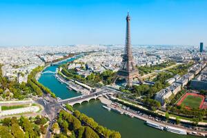 Fotografie de artă Eiffel Tower aerial view, Paris, saiko3p, (40 x 26.7 cm)