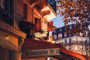 Fotografie de artă Parisian cafe at twilight, kolderal, (40 x 26.7 cm)