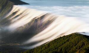 Fotografie de artă Waterfall of clouds, Dominic Dähncke, (40 x 24.6 cm)