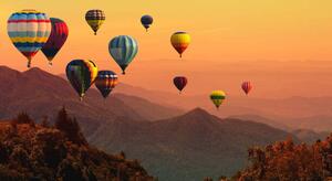 Fotografie de artă Hot air balloon above high mountain at sunset, AppleZoomZoom, (40 x 22.5 cm)