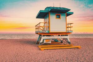 Fotografie de artă Colorful Miami Beach lifeguard tower with, Artur Debat, (40 x 26.7 cm)