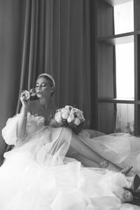 Fotografie de artă beautiful bride in the morning - stock photo, Serhii Mazur, (26.7 x 40 cm)