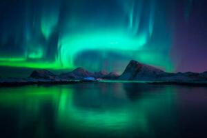 Fotografie de artă Northern Lights over the Lofoten Islands in Norway, Photos by Tai GinDa, (40 x 26.7 cm)