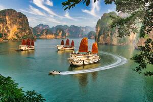 Fotografie Magnificent beauty of Ha Long Bay, Copyright by 8Creative.vn, (40 x 26.7 cm)