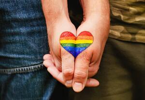 Fotografie de artă Rainbow heart drawing on hands, LGBTQ, With love of photography, (40 x 26.7 cm)