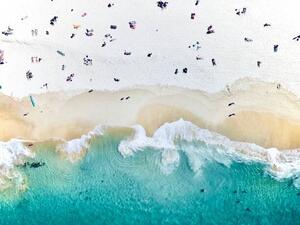Fotografie An aerial beach shot of people, Felix Cesare, (40 x 30 cm)