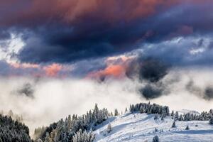 Fotografie de artă Dramatic dawn in winter mountains in the Alps, Anton Petrus, (40 x 26.7 cm)