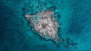 Fotografie de artă Drone shot of a rocky island, Broome, Australia, Abstract Aerial Art, (40 x 22.5 cm)