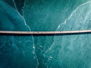 Fotografie de artă Driving on a bridge over deep blue water, HRAUN, (40 x 30 cm)