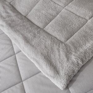 Cuvertură gri deschis matlasată din micropluș pentru pat dublu 200x220 cm Cosy Cord – Catherine Lansfield