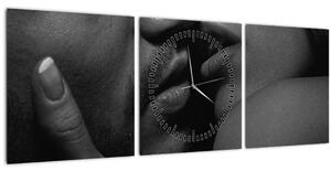 Tablou - Sărutul, fotografie alb-negru (cu ceas) (90x30 cm)
