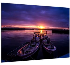 Tablou pe sticlă cu barci pescărești în port (70x50 cm)