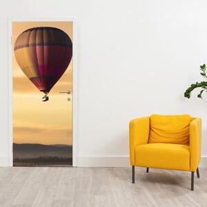 Fototapeta pentru ușă - balon zburător (95x205cm)