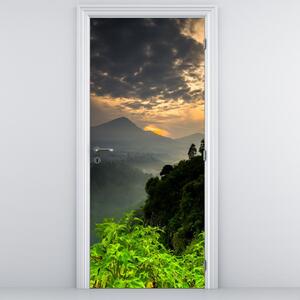 Fototapet pentru ușă - Peisaj montan verde (95x205cm)