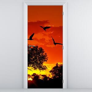 Fototapet pentru ușă - Păsări la apus de soare (95x205cm)