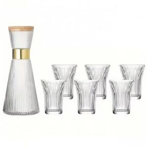 Carafa din sticla Pufo Special cu capac etans din bambus si 6 pahare striate- Set elegant pentru servire