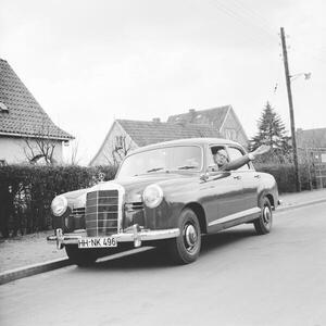 Fotografie Mercedes Benz 190, Hamburg 1957, (40 x 40 cm)