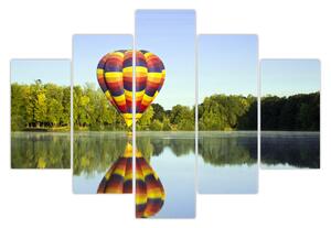 Tablou cu balon cu aer cald pe un lac (150x105 cm)